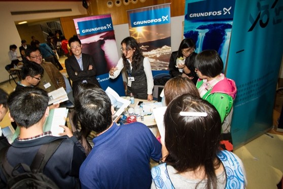 Chinese elite students looking into ther opportunities to study in Denmark at the Danish education and career fair in China: Denmark Day