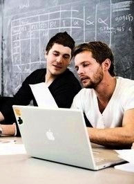 STDK. Students working at computer in Lab